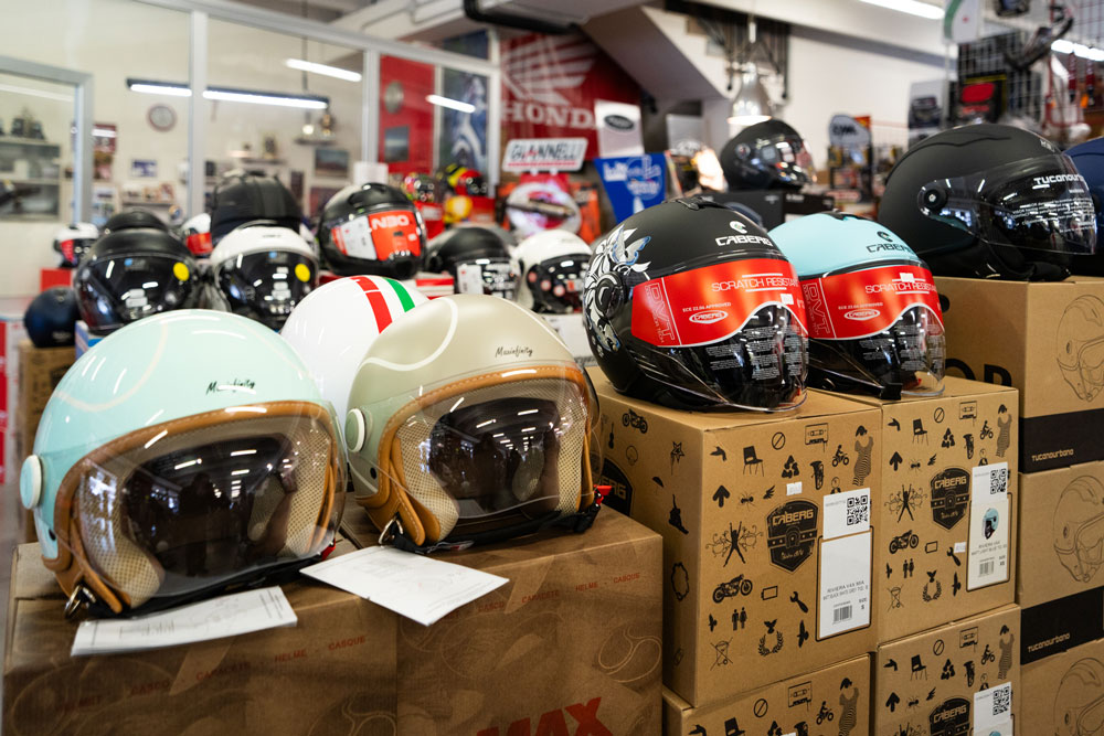 Motoshopping Bosetti – Vendita Caschi e Abbigliamento Motoshopping Bosetti - Vendita Caschi e Abbigliamento