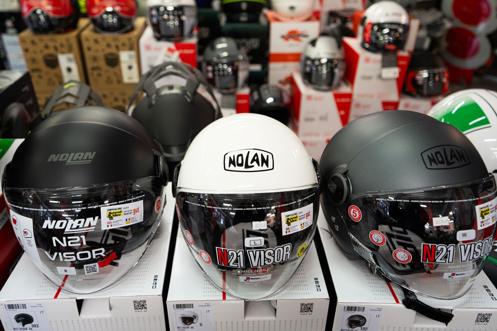 Motoshopping Bosetti – Vendita Caschi e Abbigliamento Motoshopping Bosetti - Vendita Caschi e Abbigliamento